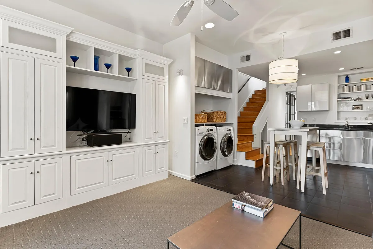 Building Photo - 1829 5th St NW #Penthouse 3