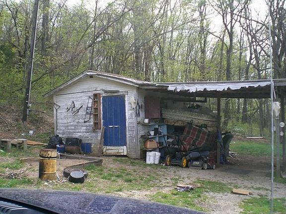 2nd image of 1153 County Road 601