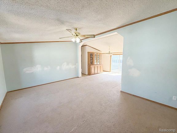 4th image of 7023 Scarborough Ln