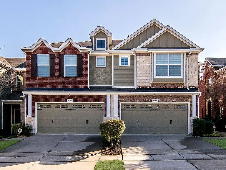 8740 Bigelow Dr — Photo 1