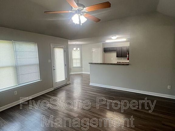 4th image of 3965 Shae Pierce Dr