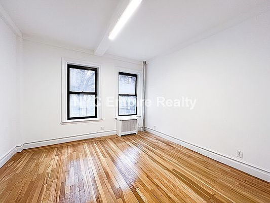 5th image of 325 W 77th St #2A