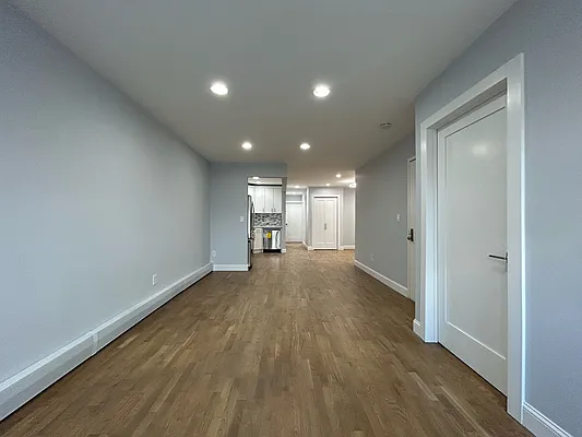 Rented by Pear NYC LLC | media 8