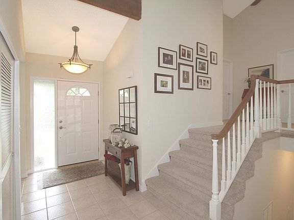 Entry Way (Foyer)