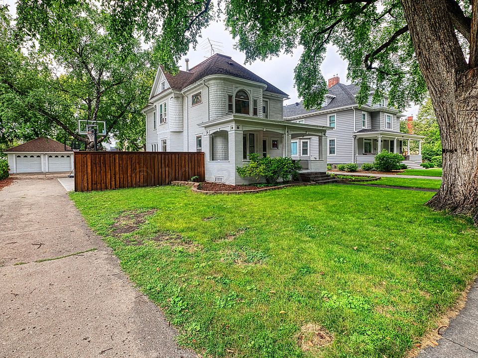 809 8th St S, Fargo, ND 58103 Zillow