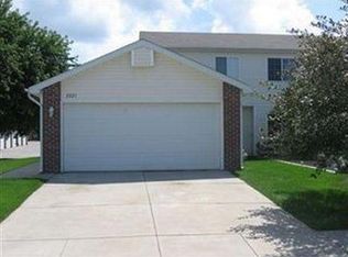 2221 W Todd Ln, Lincoln, NE 68528