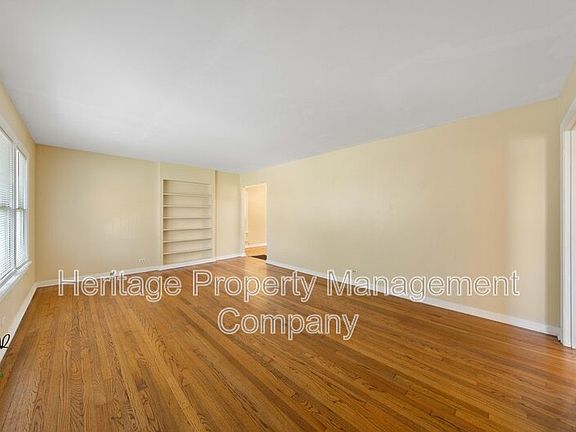 5th image of 229 Alexander Hamilton Dr #1