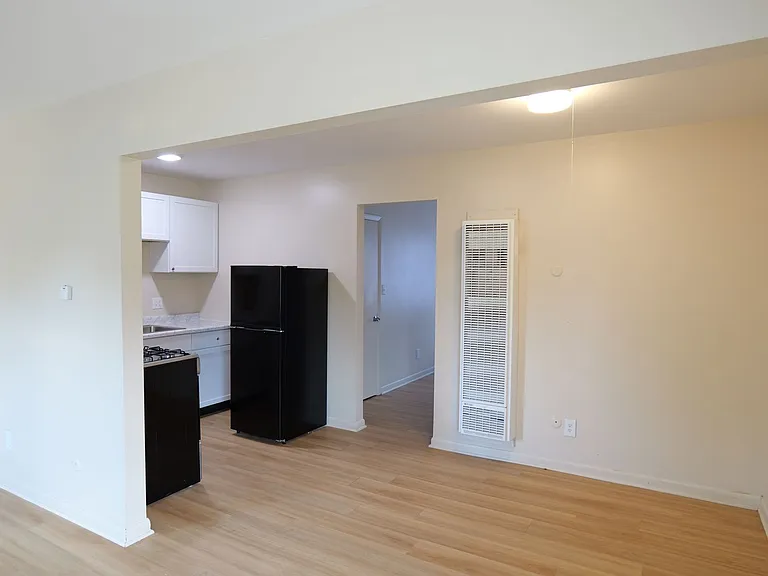 645 Main St — Photo 3