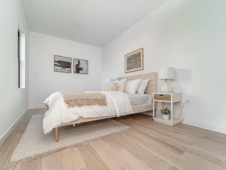 3015 1/2 Hillcrest Dr — Photo 15