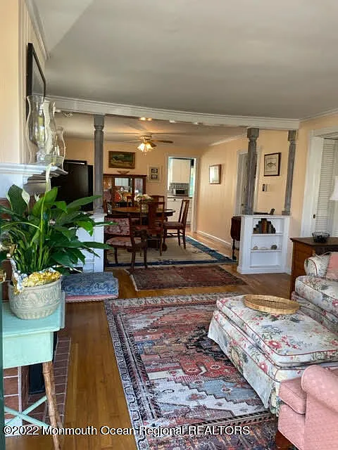2 bed, 841 sqft, $2,200 — Photo 3