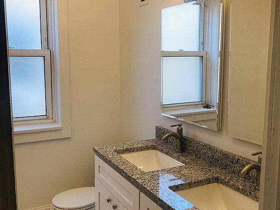 3rd image of 4935 N Washtenaw Ave APT 3