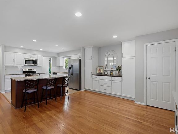 3rd image of 2509 Annalee Ave