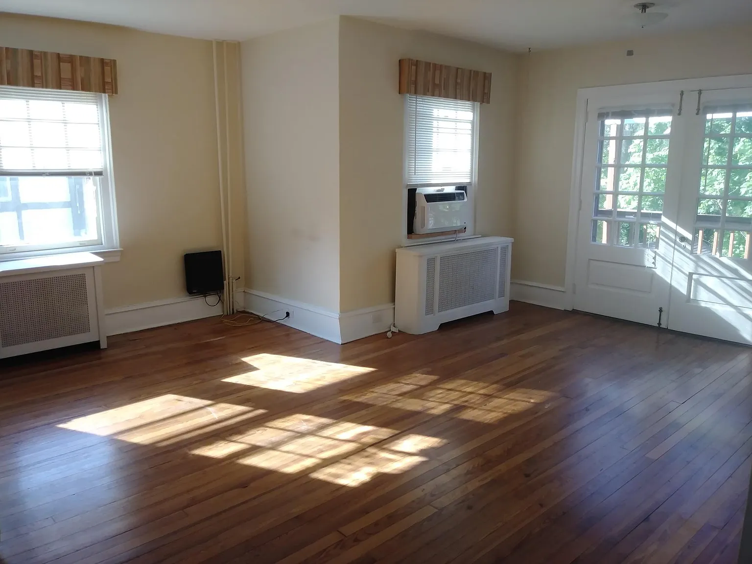 331 Harrison Ave — Photo 2