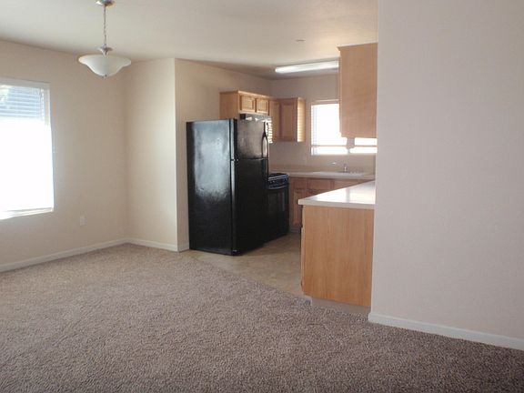 4th image of 225 N Hall St