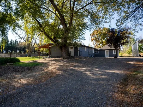 325 Cabbage Ln, Phoenix, OR 97535