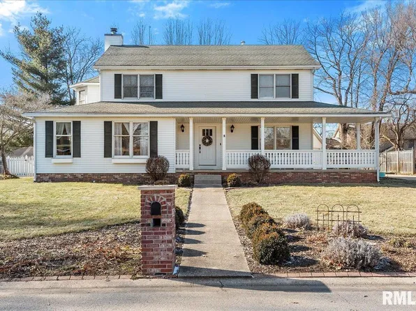 132 Carefree Dr, Chatham, IL 62629