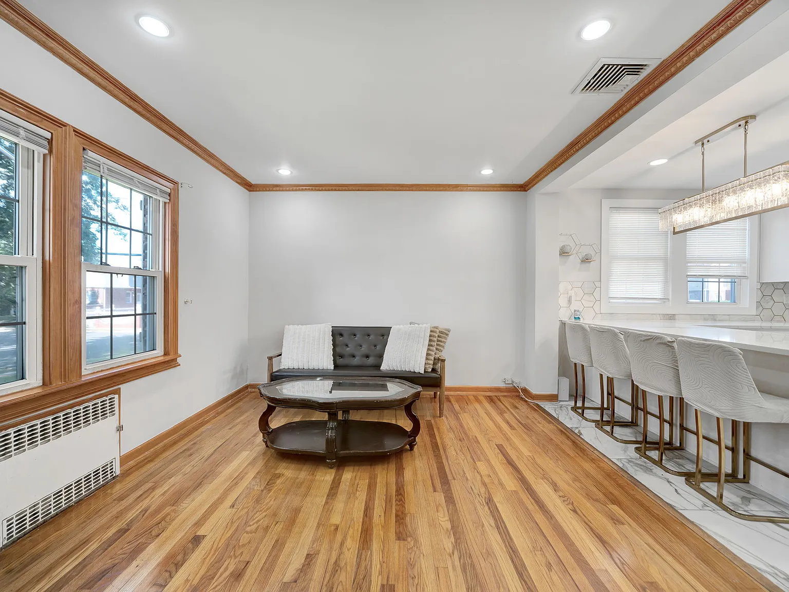 4 bed, 1243 sqft, $5,999 — Photo 4