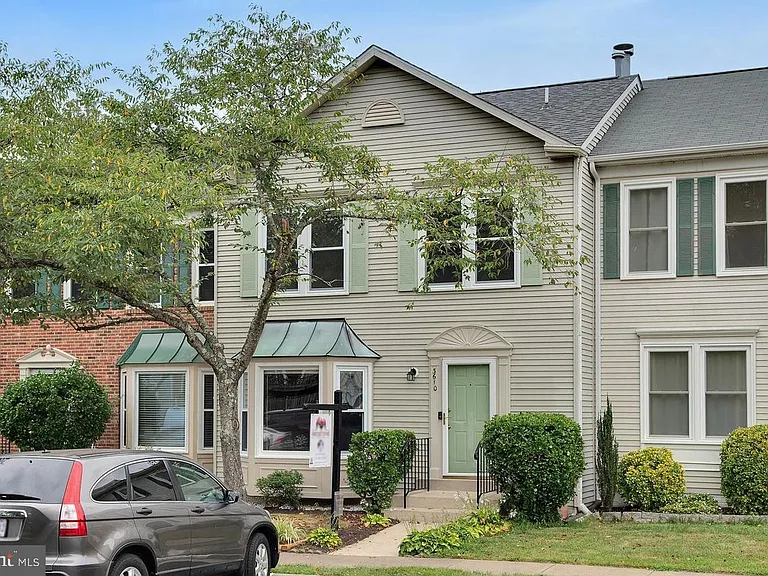 3610 Eagle Rock Ct — Photo 2