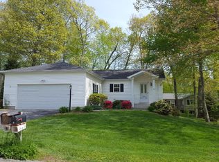 6 Heather Brook Rd, Uncasville, CT 06382