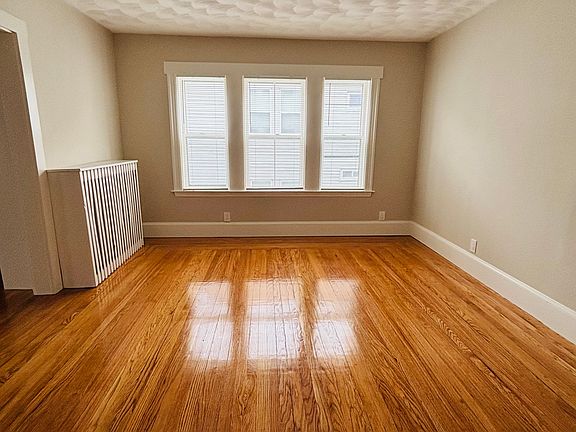 5th image of 30-32 Starbird St #1
