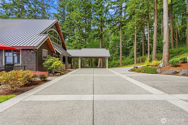 3rd image of 4898 S Camano Drive