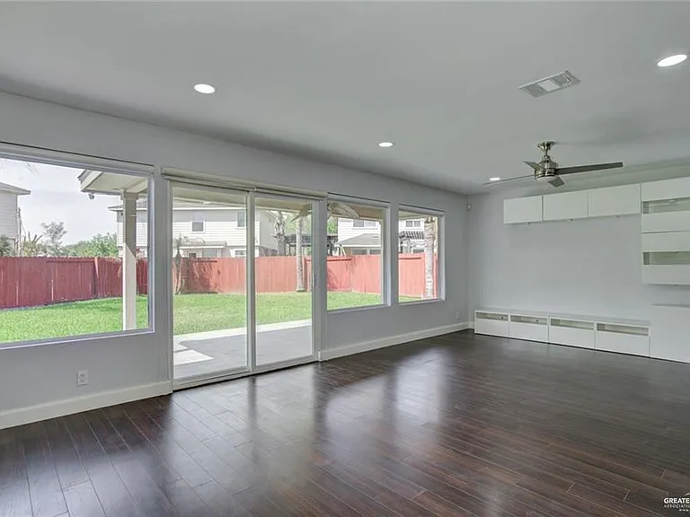 3205 San Fabian St — Photo 8