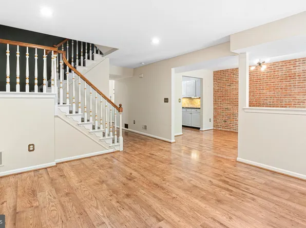 13 Summit Ct, Plymouth Meeting, PA 19462