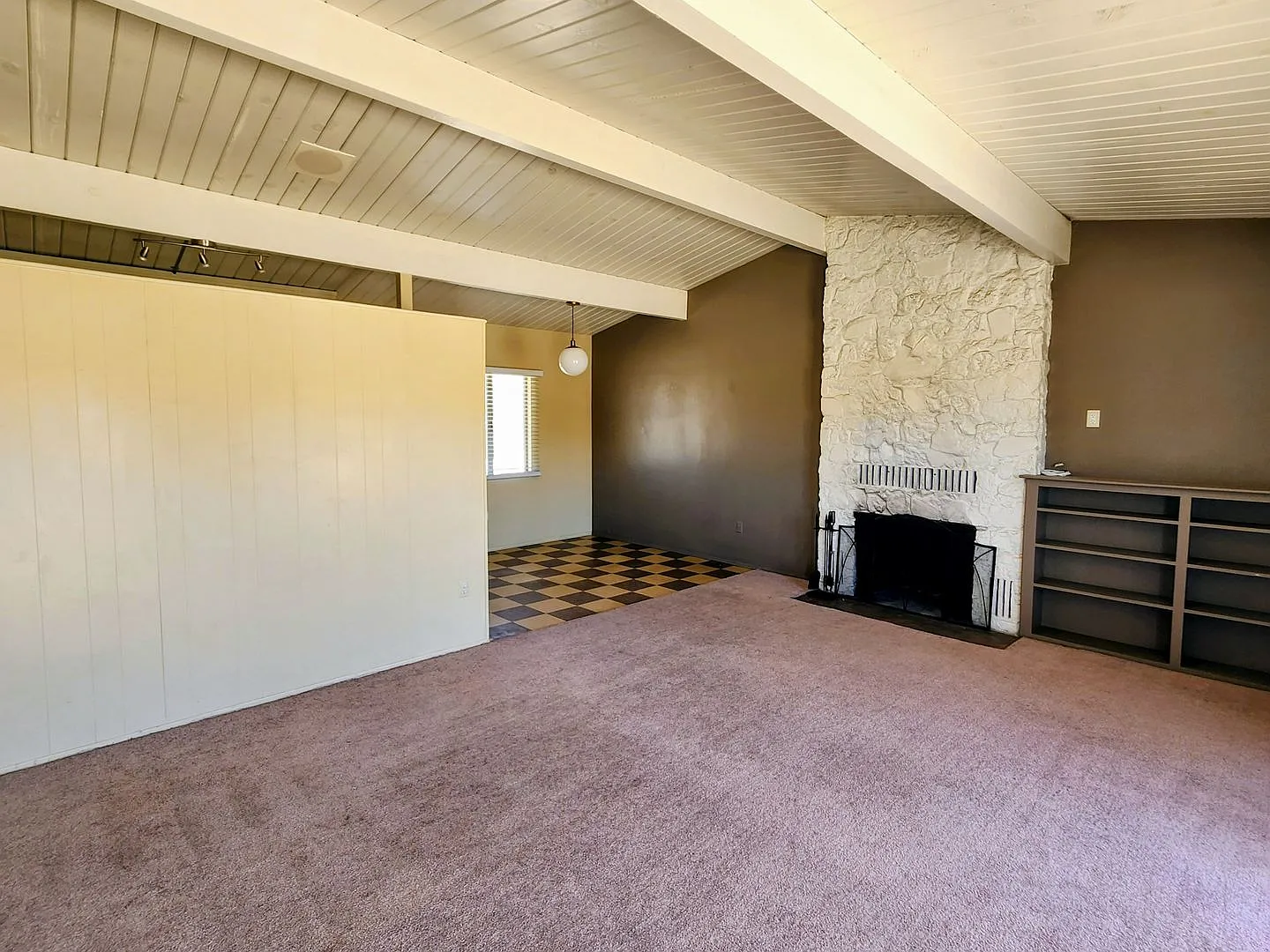 Cozy 2 Bed/1 Bath House-Unfurnished ** — Photo 3