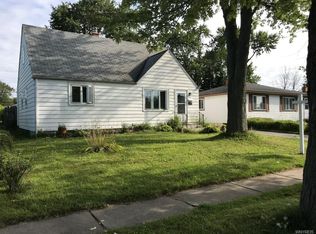 24 Sandra Dr, Cheektowaga, NY 14225