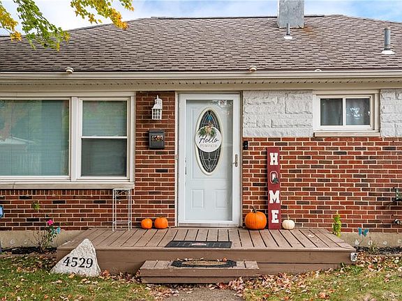 5th image of 4529 Woodbine Ave