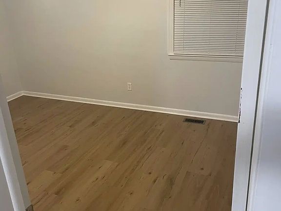 4th image of 1100 Jewell Ave