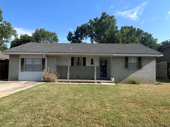928 Charles Dr, Ada, OK 74820