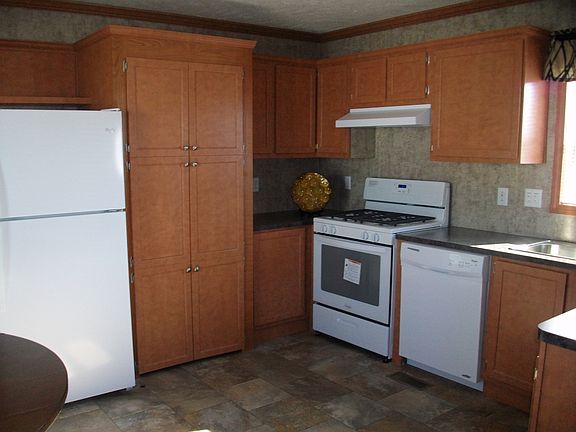 3rd image of 25 Saint Michaels Dr