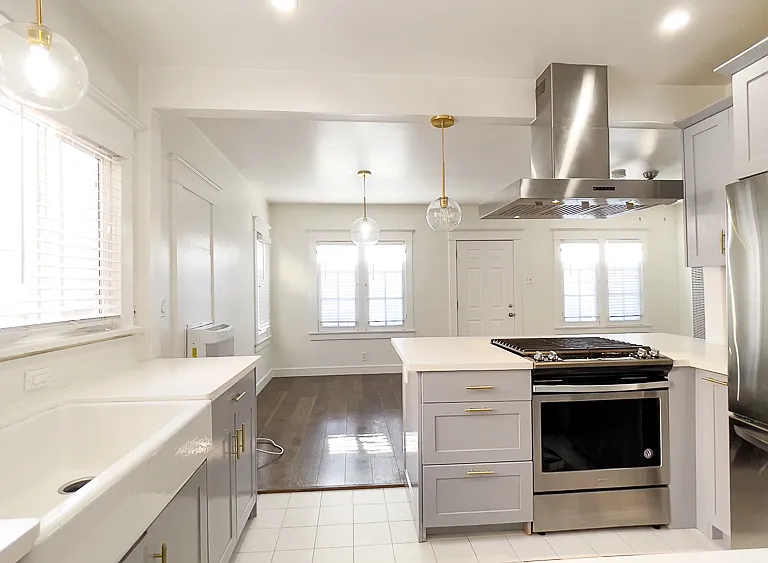 1020 N Kingsley Dr — Photo 7