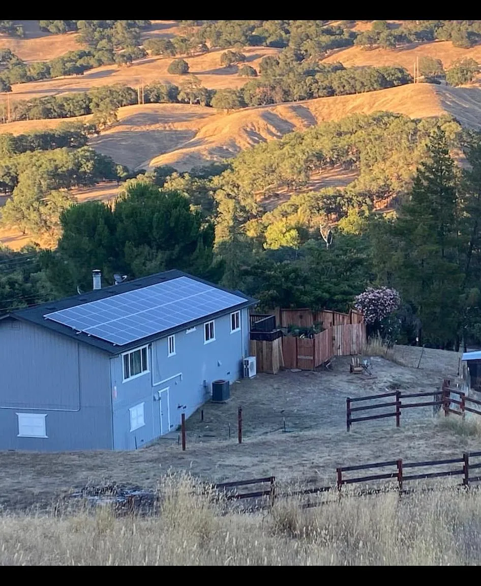 751 Riverside Dr — Photo 1