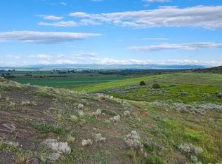 1030 E Butte Rd, Menan, ID 83434