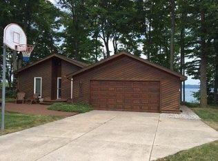 8941 Crockett Rd, Williamsburg, MI 49690