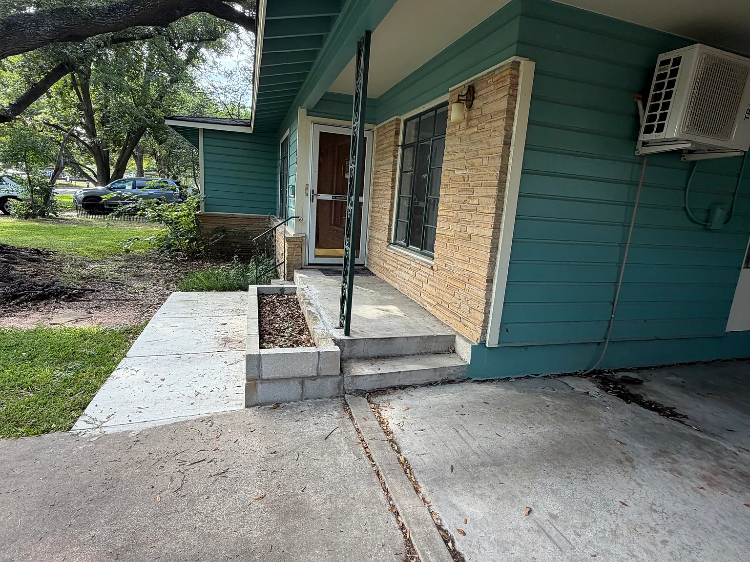 2 bed, 1077 sqft, $2,495 — Photo 2