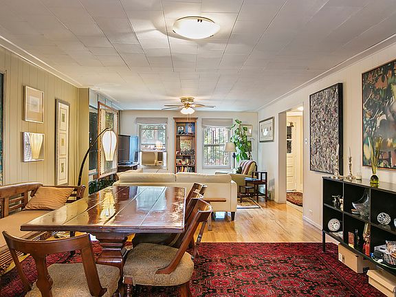 3rd image of 37 4th Pl #Townhouse A