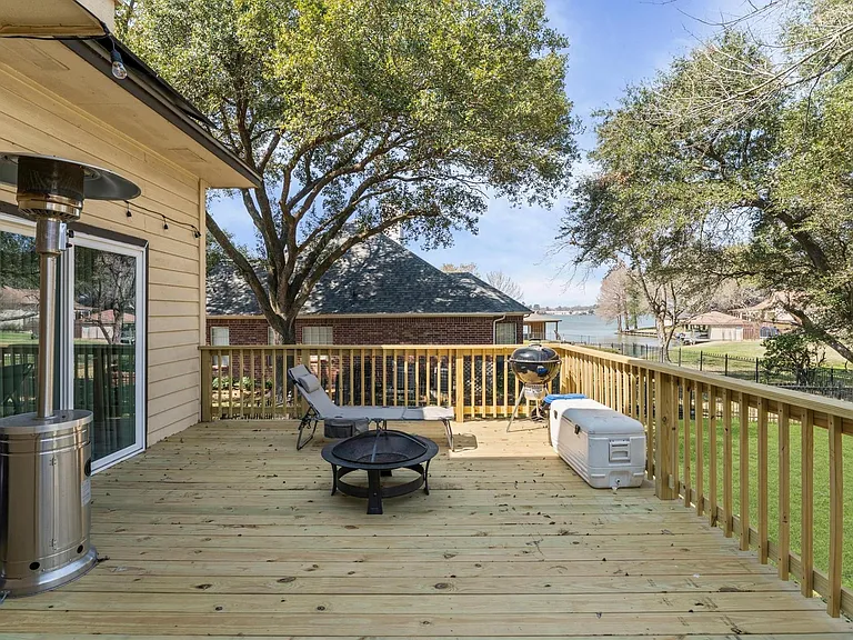 228 April Waters Dr W — Photo 29