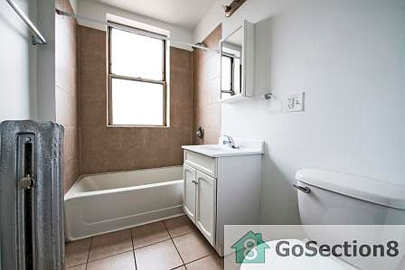 5th image of 4714 S Michigan Ave