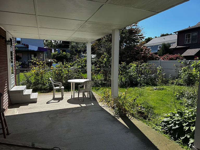 31 Pitkin St — Photo 2