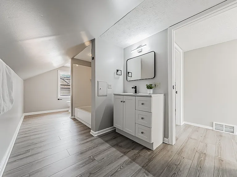 24111 Edgehill Dr — Photo 29