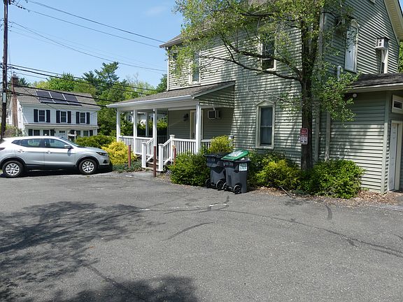 Over 10 parking spaces for tenants