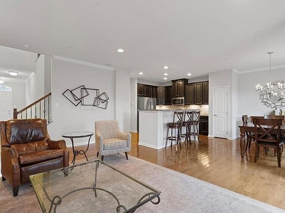 2nd image of 609 Fairgate Dr #609