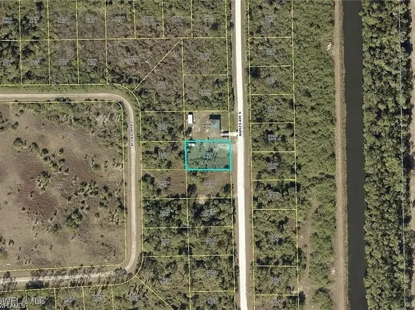 452 Naples Ave S, Lehigh Acres, FL 33974