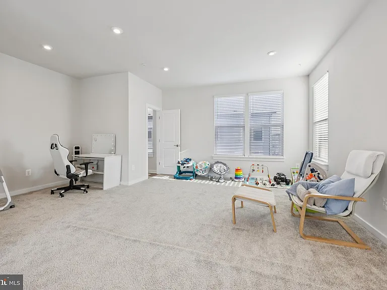 5601 Hyattsville Dr — Photo 10