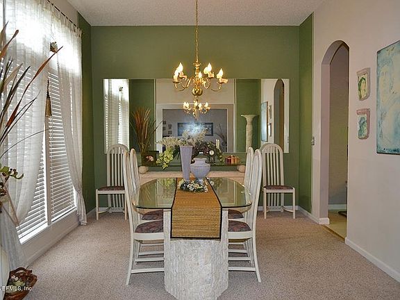 3rd image of 1915 Willesdon Dr E