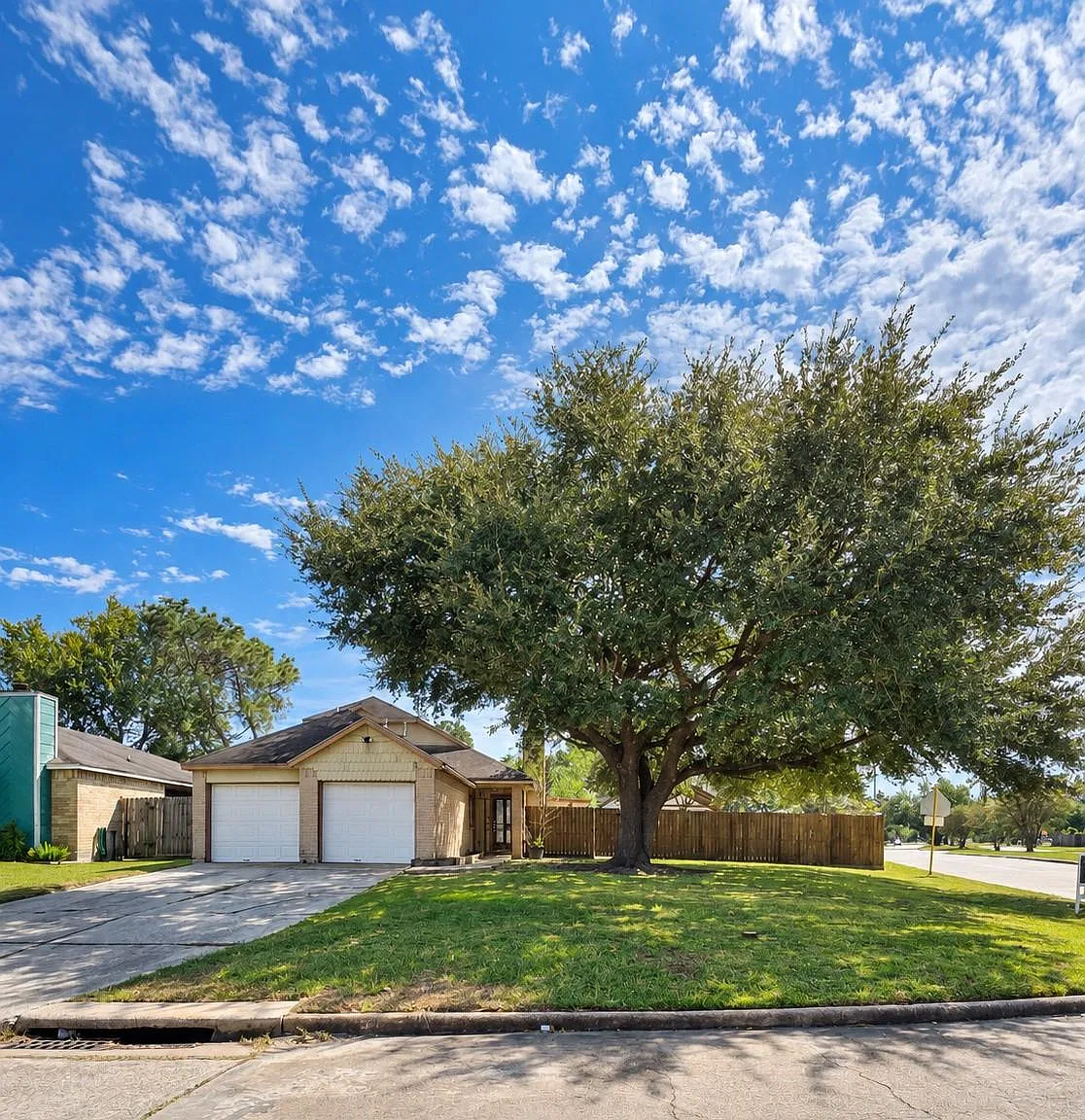 2 bed, 2.0 bath, 1244 sqft, $1,700 — Photo 3