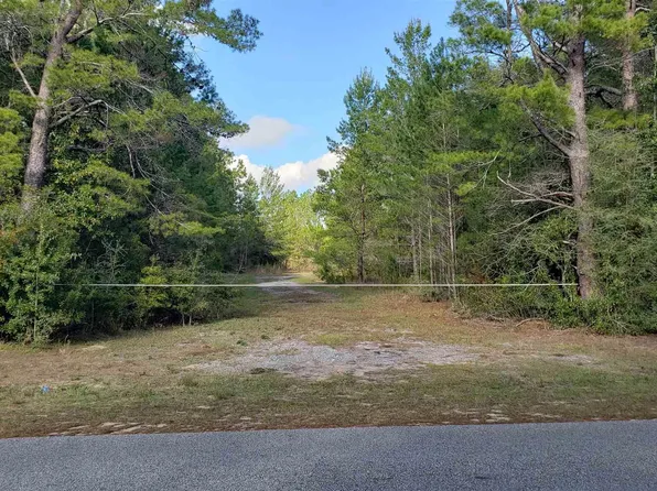 10026 Charlois Rd, Milton, FL 32583